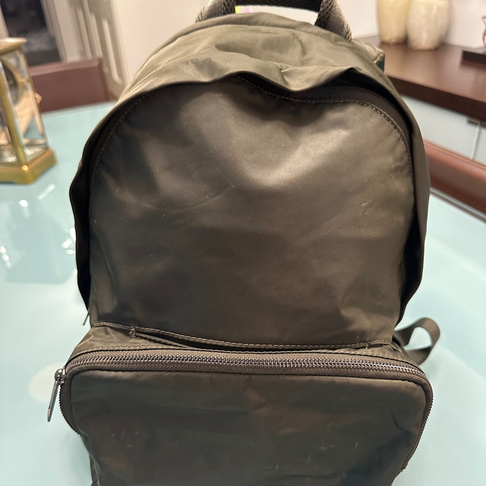 Lululemon olive green backpack